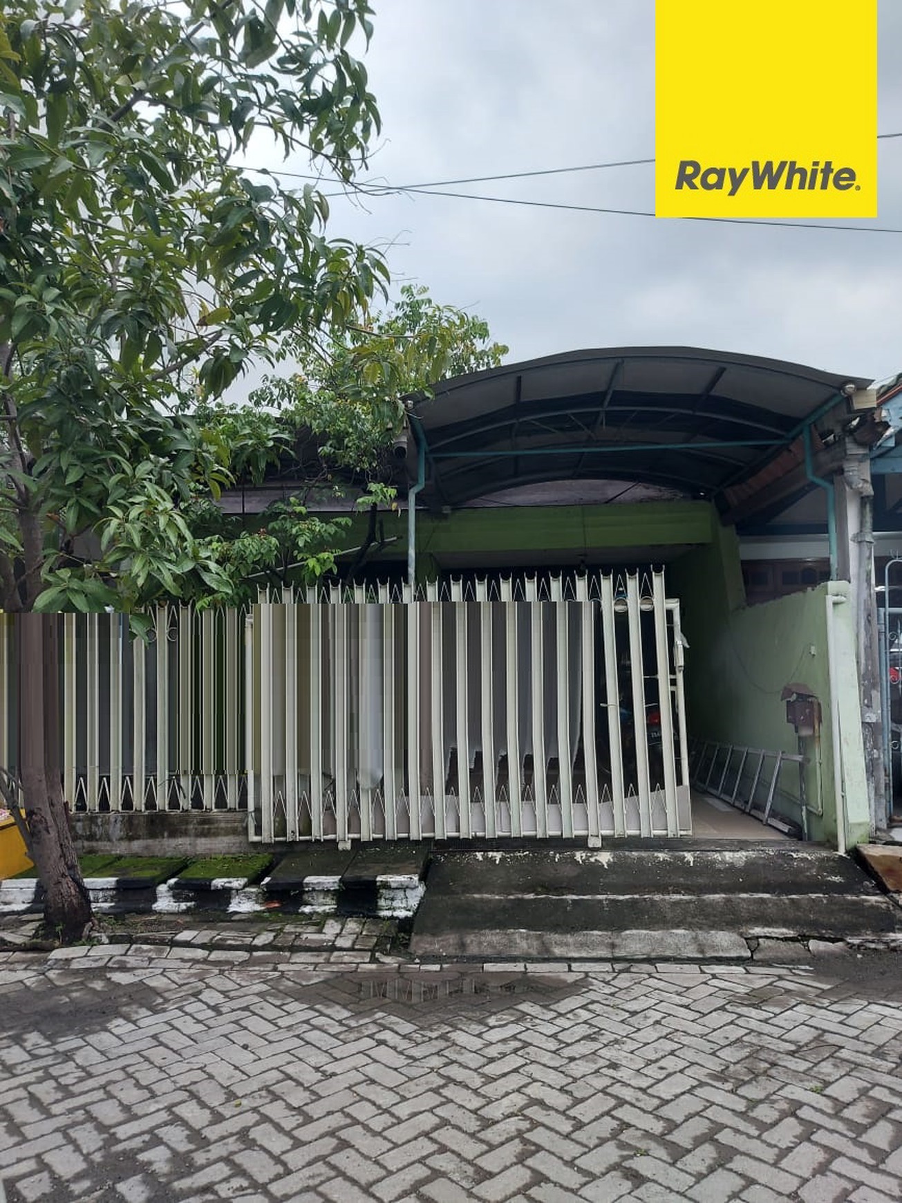 Dijual Rumah 2 lantai di Darmo Indah Barat Surabaya