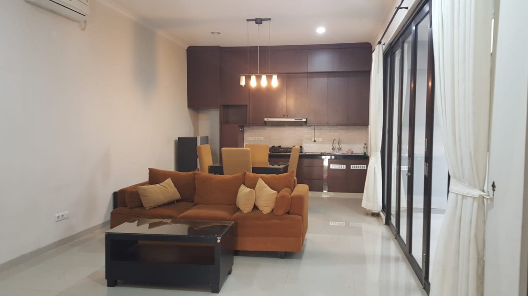 Rumah Bagus Siap Huni Furnished Terawat di Discovery Fiore, Bintaro Jaya Sektor 9, Tangerang Selatan