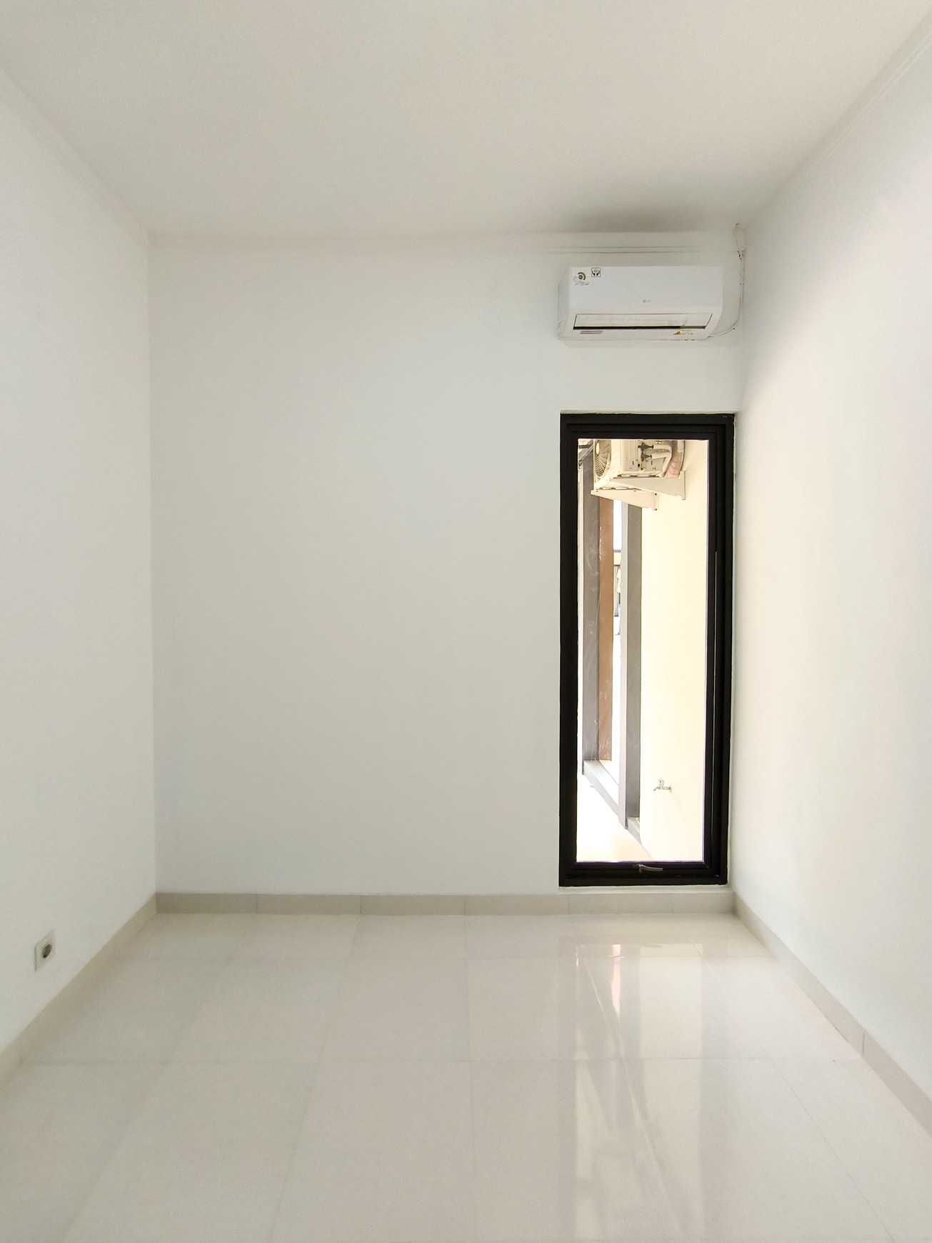 Rumah Bagus Terawat dan Siap Huni di Discovery Terra, Bintaro Jaya Sektor 9