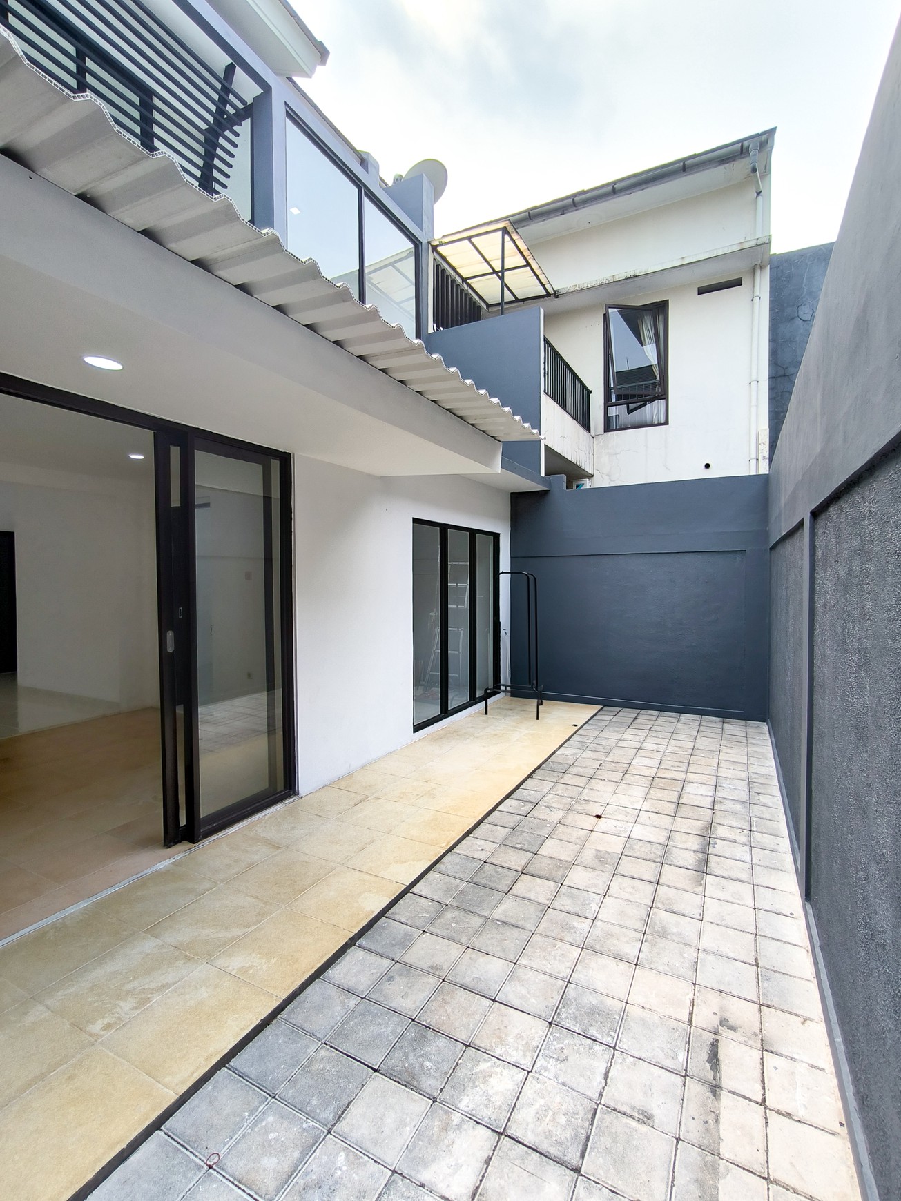 Rumah Bagus Terawat dan Siap Huni di Discovery Terra, Bintaro Jaya Sektor 9