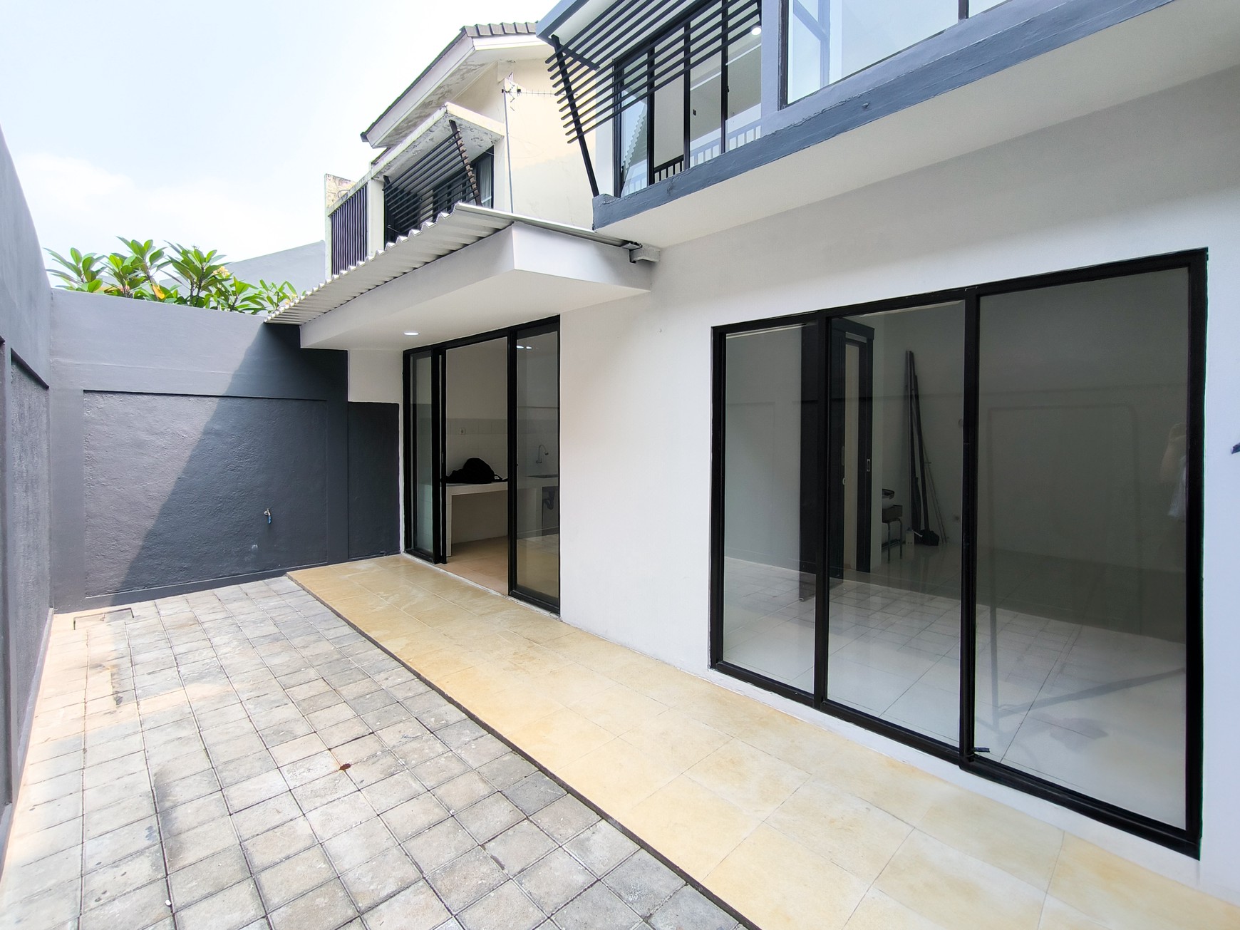 Rumah Bagus Terawat dan Siap Huni di Discovery Terra, Bintaro Jaya Sektor 9