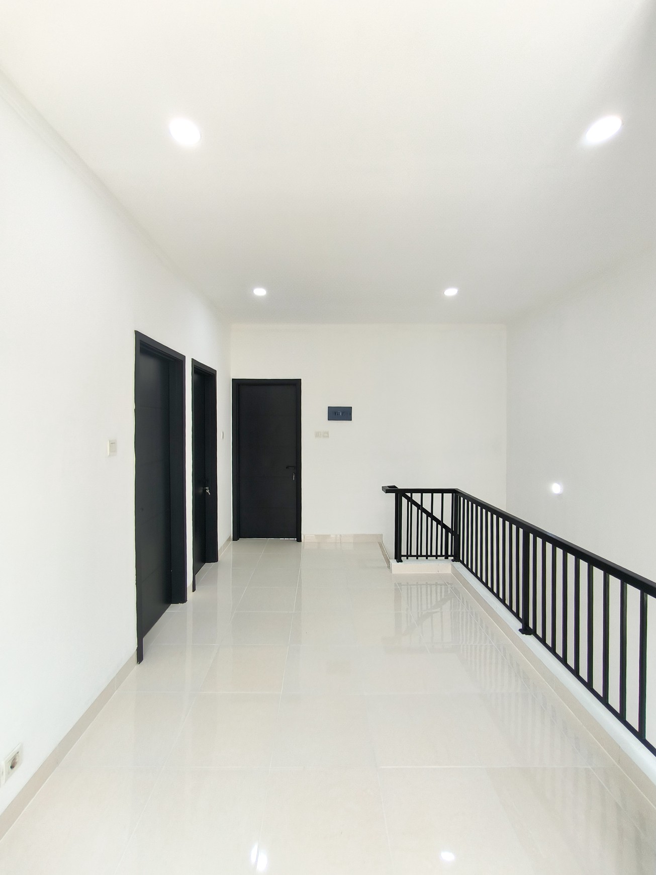 Rumah Bagus Terawat dan Siap Huni di Discovery Terra, Bintaro Jaya Sektor 9