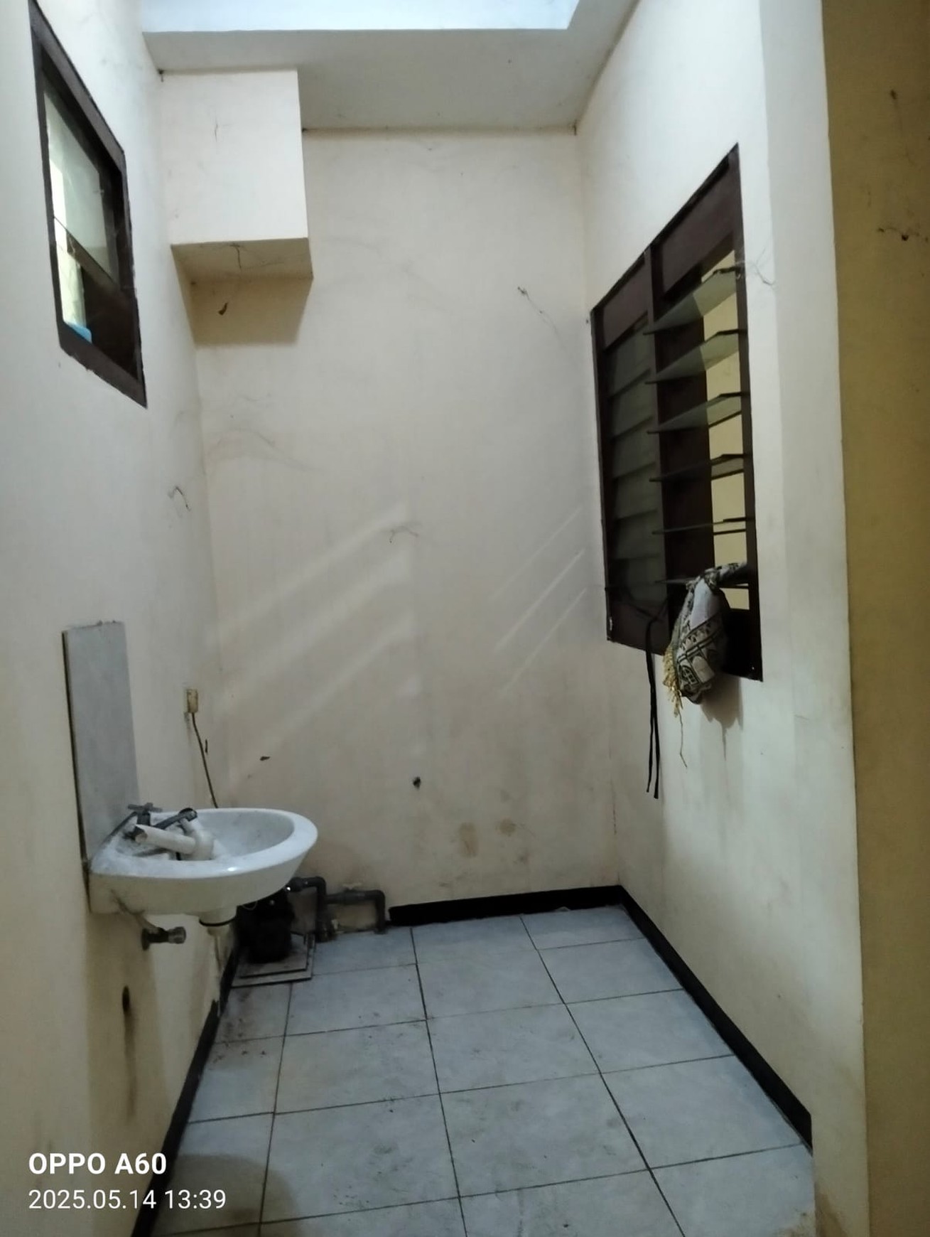 Ruko Disewakan Kapas Krampung Surabaya