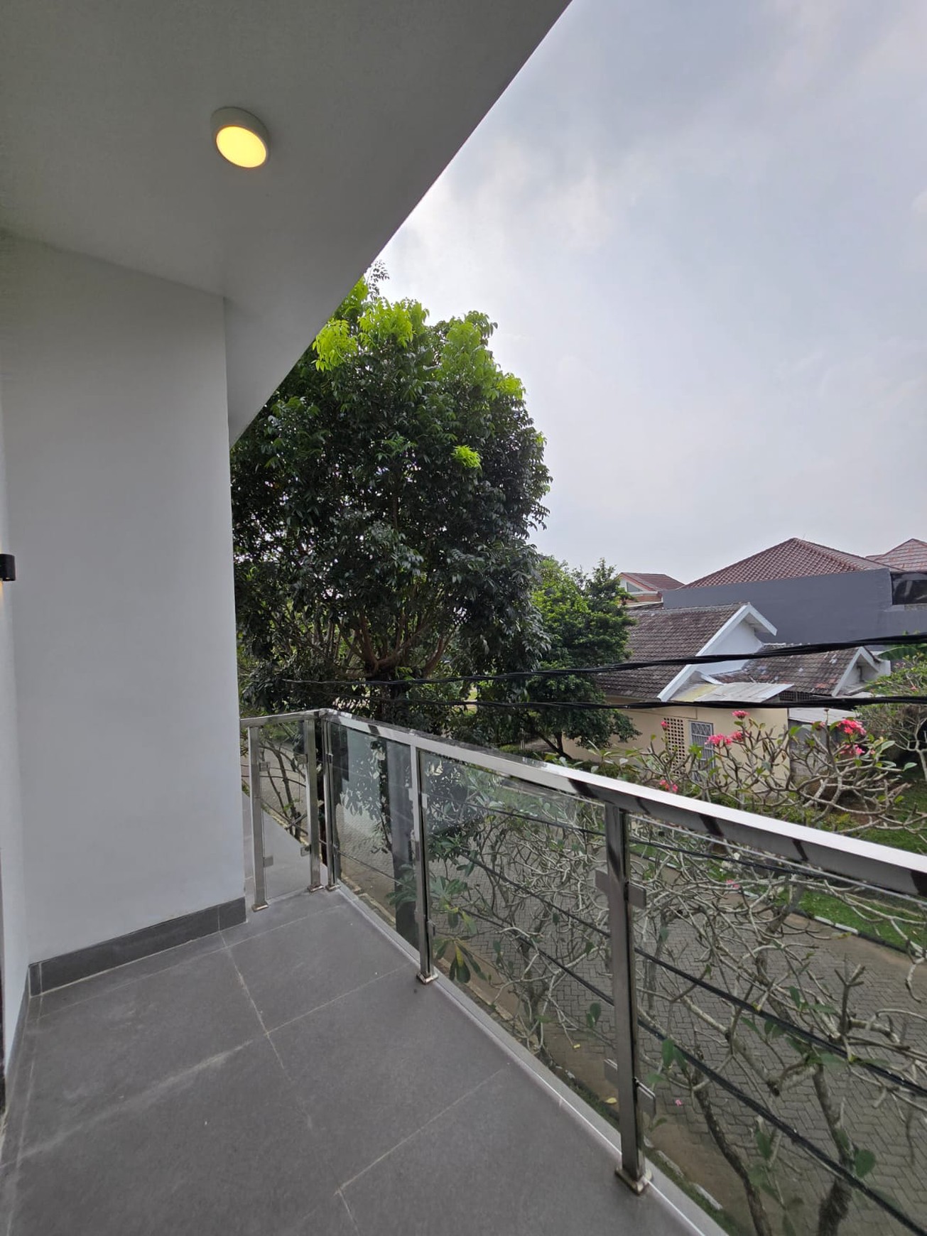 Rumah Bagus Brand New Siap Huni dan Asri di Graha Bintaro, Tangerang Selatan