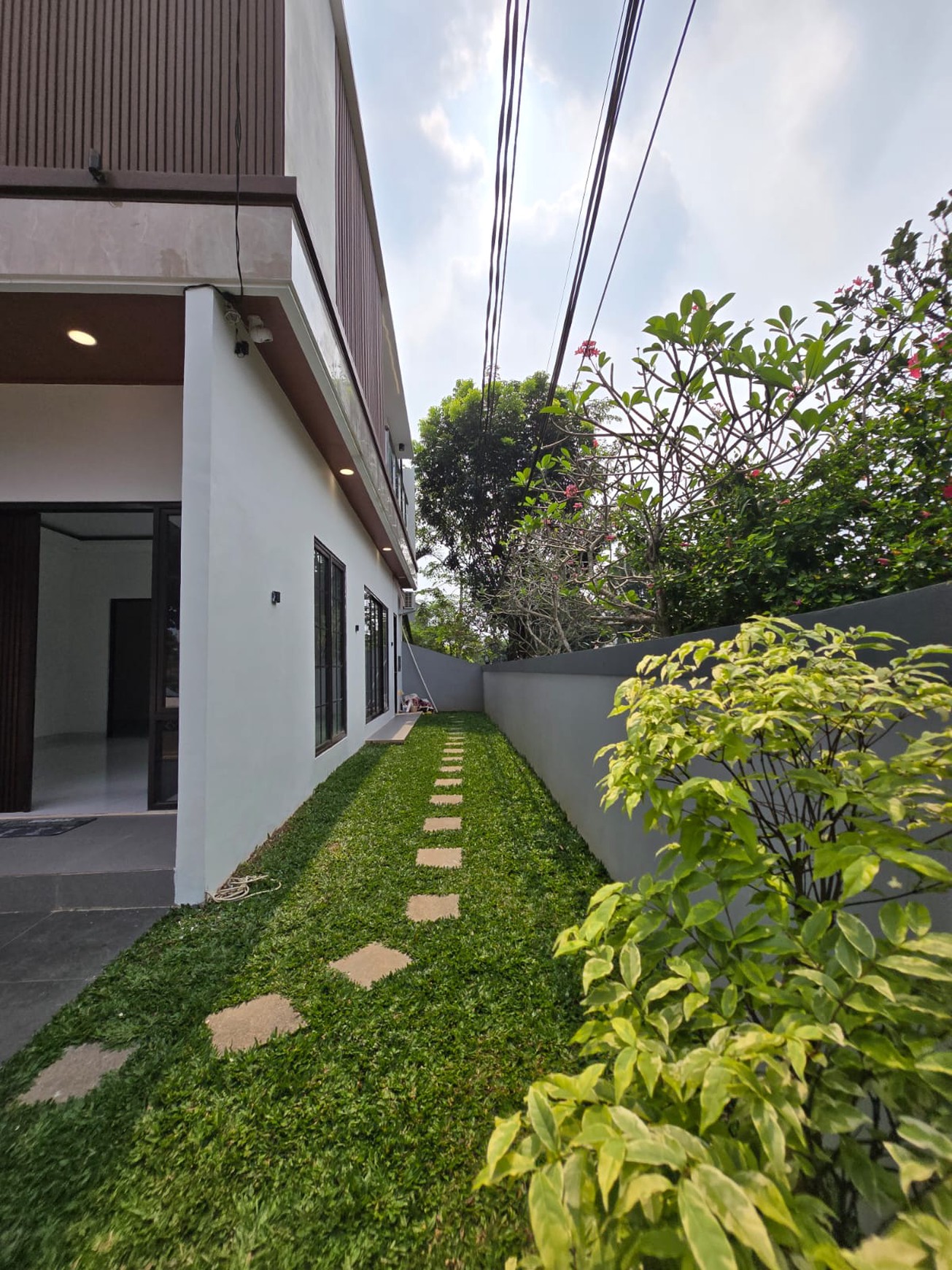 Rumah Bagus Brand New Siap Huni dan Asri di Graha Bintaro, Tangerang Selatan