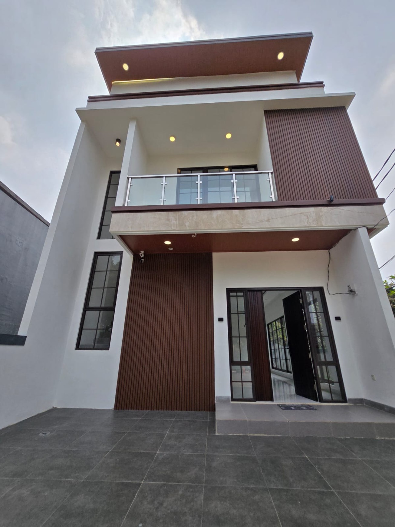 Rumah Bagus Brand New Siap Huni dan Asri di Graha Bintaro, Tangerang Selatan