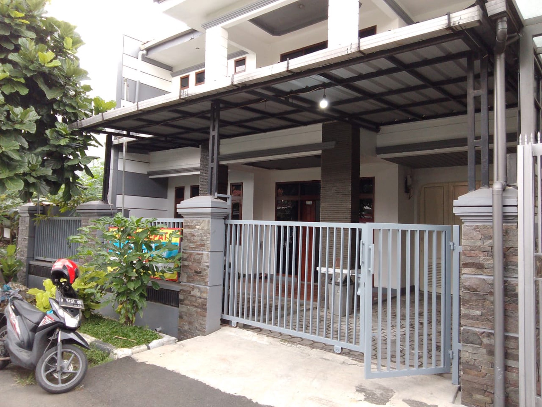 Rumah Luas & Nyaman di Komplek Parakan Waas, Bandung