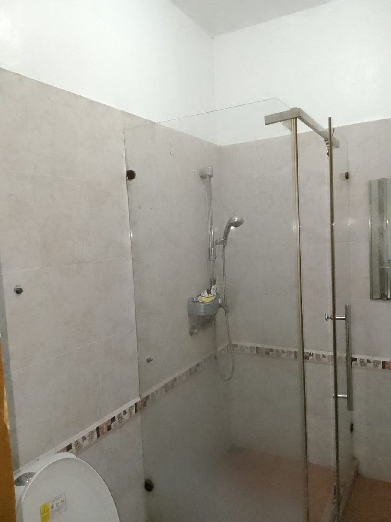 Rumah Luas & Nyaman di Komplek Parakan Waas, Bandung