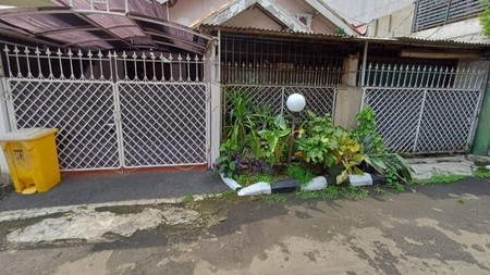 Dijual Cepat Rumah Lingkungan Bersih,dekat sekolah di Bintaro Jaya 3a