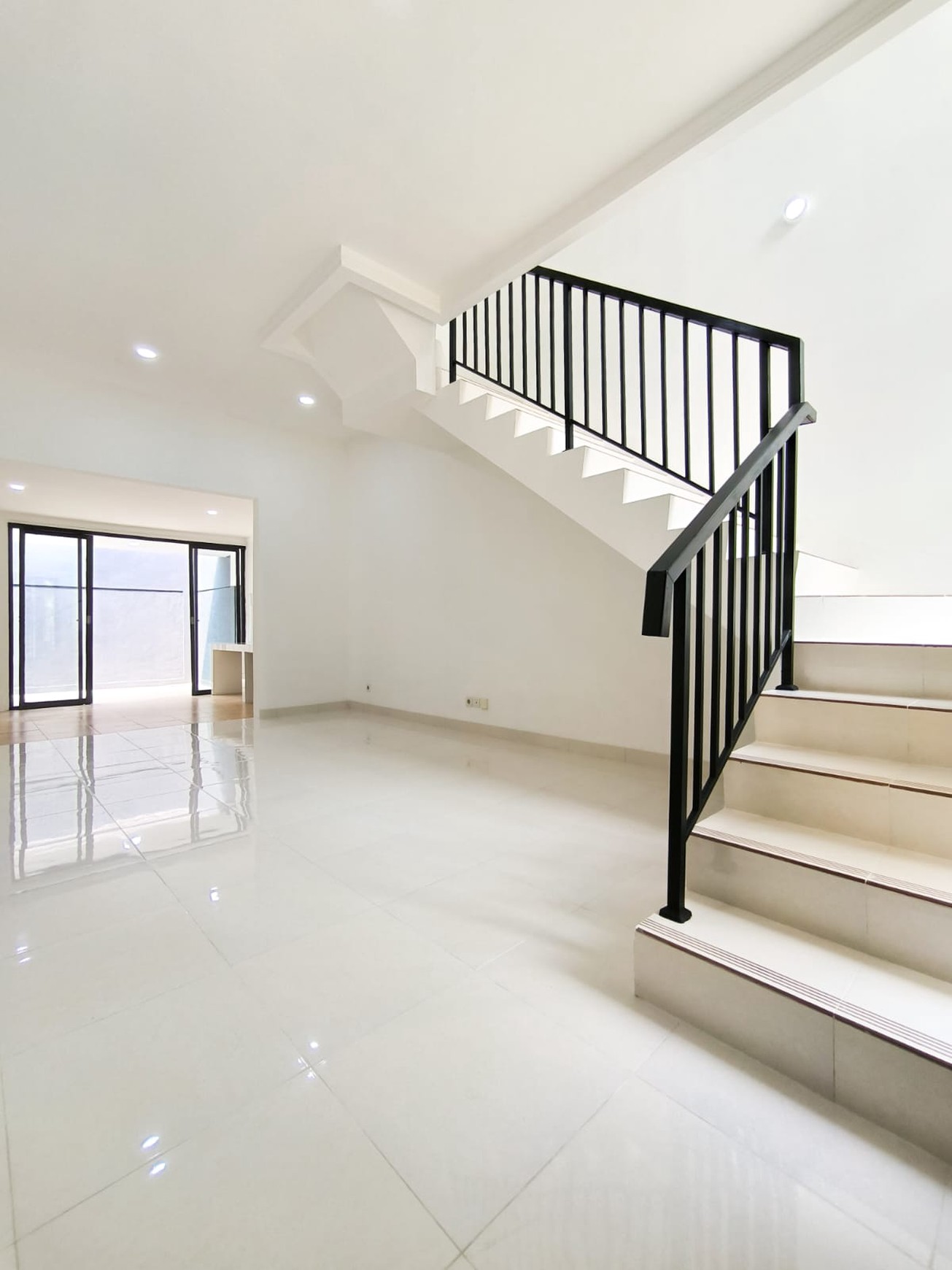 Dijual Cepat Rumah dalam cluster,Jalan lebar di Bintaro Jaya 9