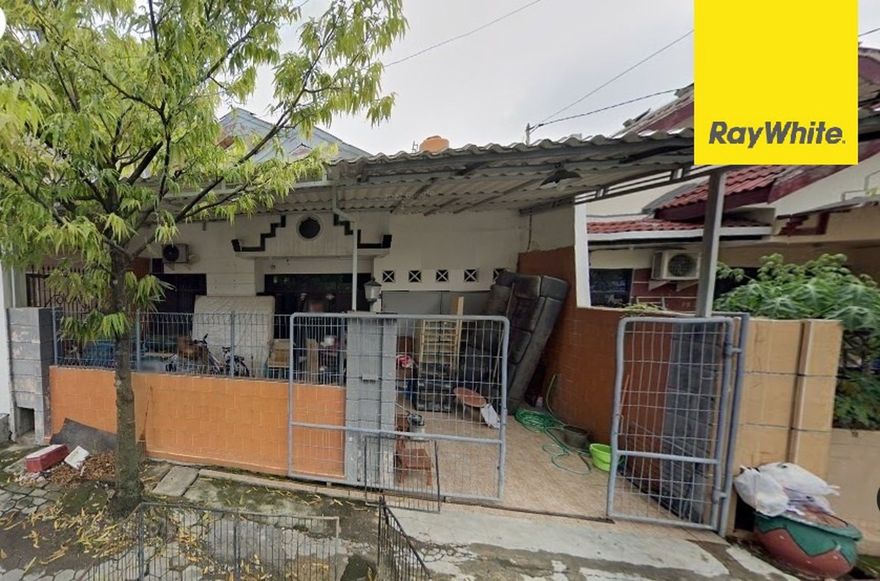Dijual Rumah SHM di Taman Pondok Indah Wiyung Surabaya