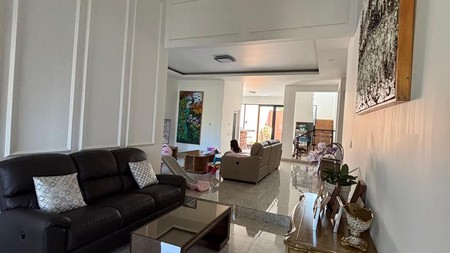 Rumah 2 Lantai di Rempoa Ciputat Timur dengan KT 5 KM 5, LT 300 LB 200 sudah SHM Siap Huni