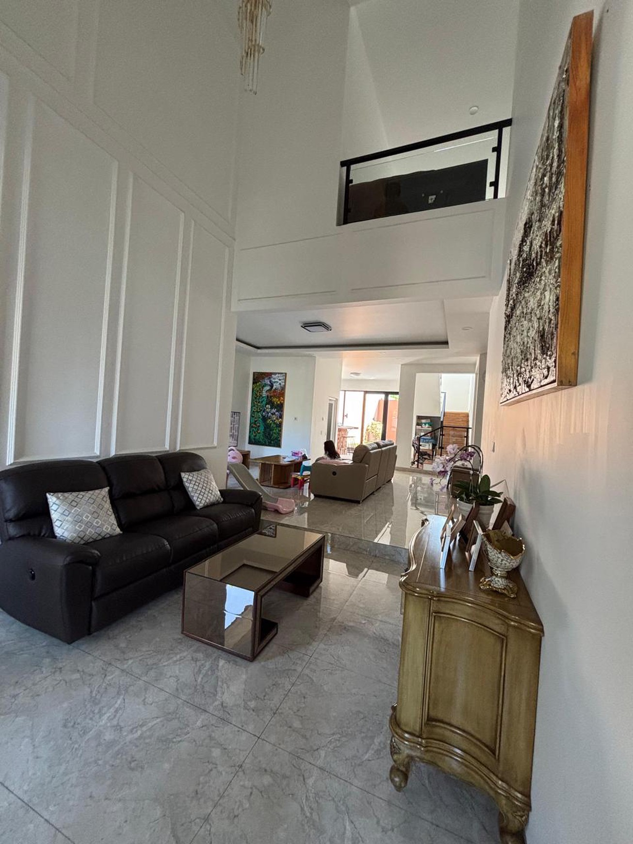 Rumah 2 Lantai di Rempoa Ciputat Timur dengan KT 5 KM 5, LT 300 LB 200 sudah SHM Siap Huni