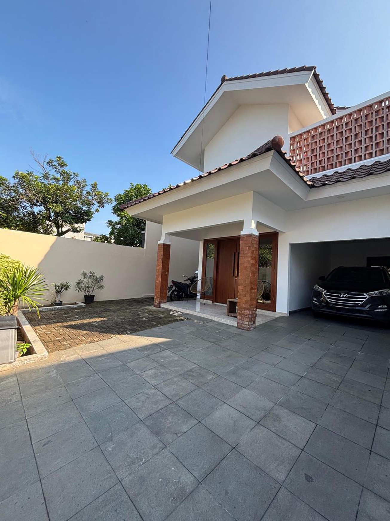 Rumah 2 Lantai di Rempoa Ciputat Timur dengan KT 5 KM 5, LT 300 LB 200 sudah SHM Siap Huni