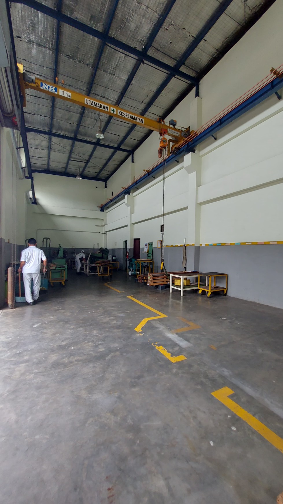 Butuh Pabrik Siap Pakai? Cek Lokasi Strategis di Rungkut Industri