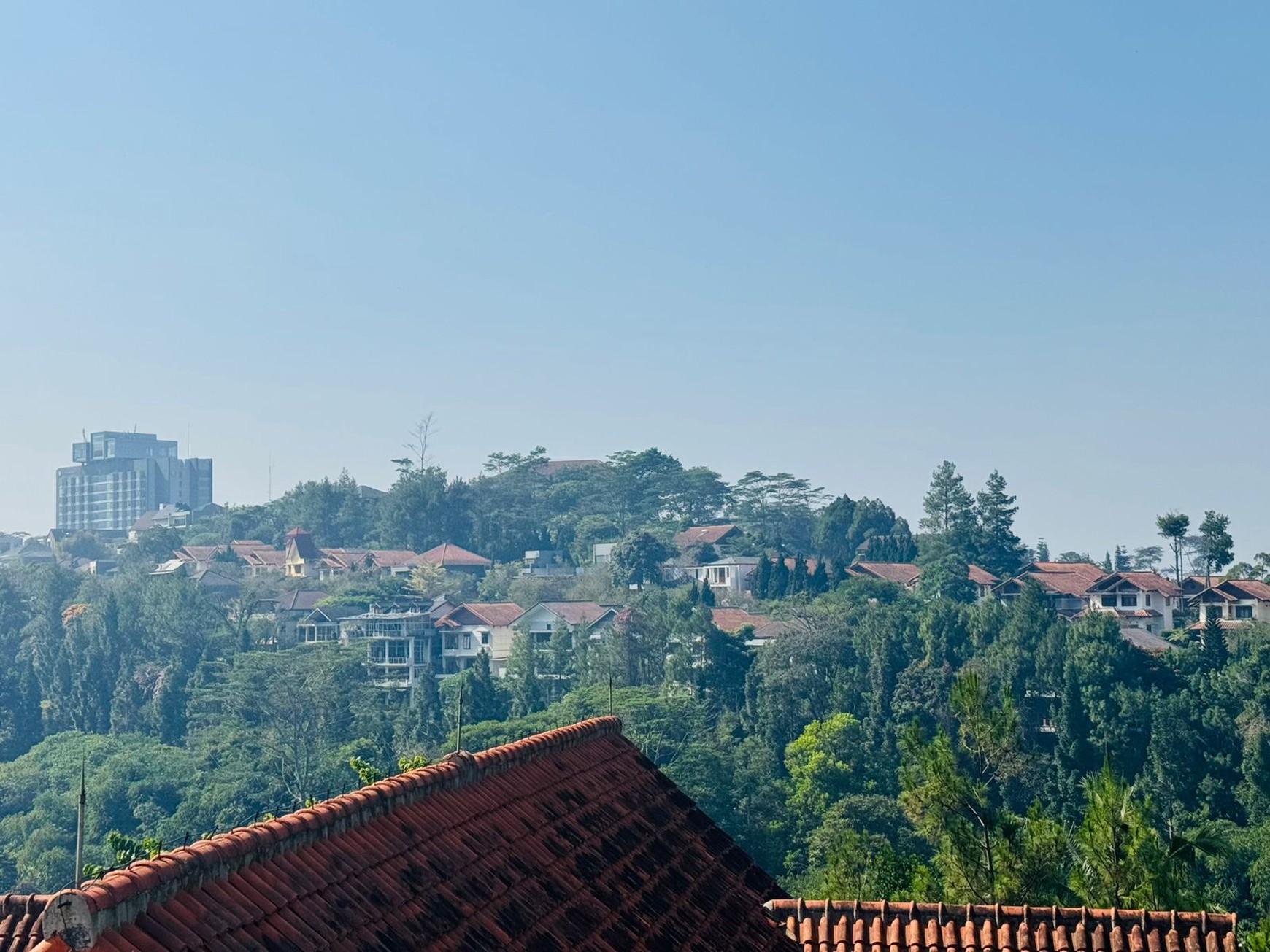 Guest House Bagus ada Kolam Renang di Sayap Dago, Bandung