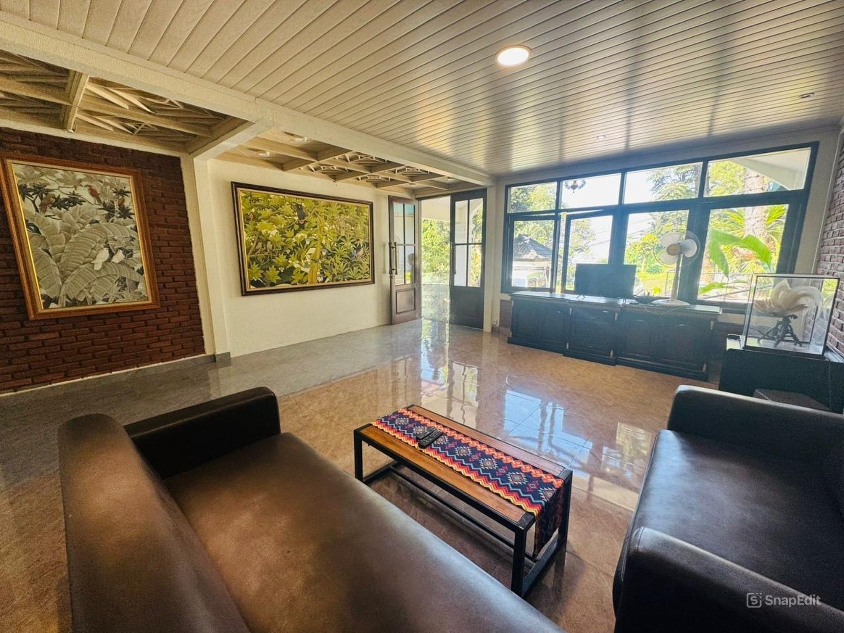 Guest House Bagus ada Kolam Renang di Sayap Dago, Bandung