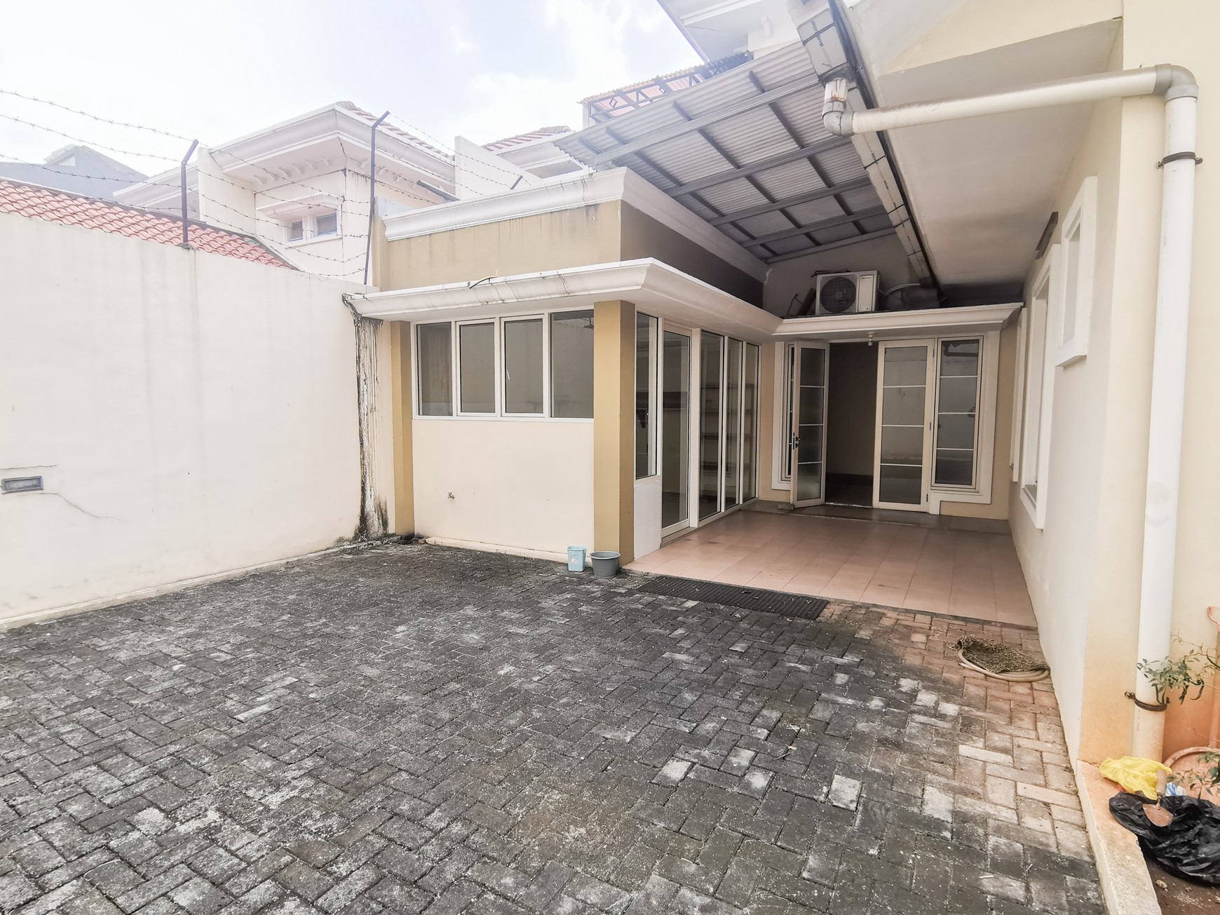Rumah Mewah di Jl utama Lippo Cikarang dekat dengan sekolah Dian Harapan, Tunas Bangsa,Caris Global, Kawasan EJIP, Delta Silicon, Jababeka