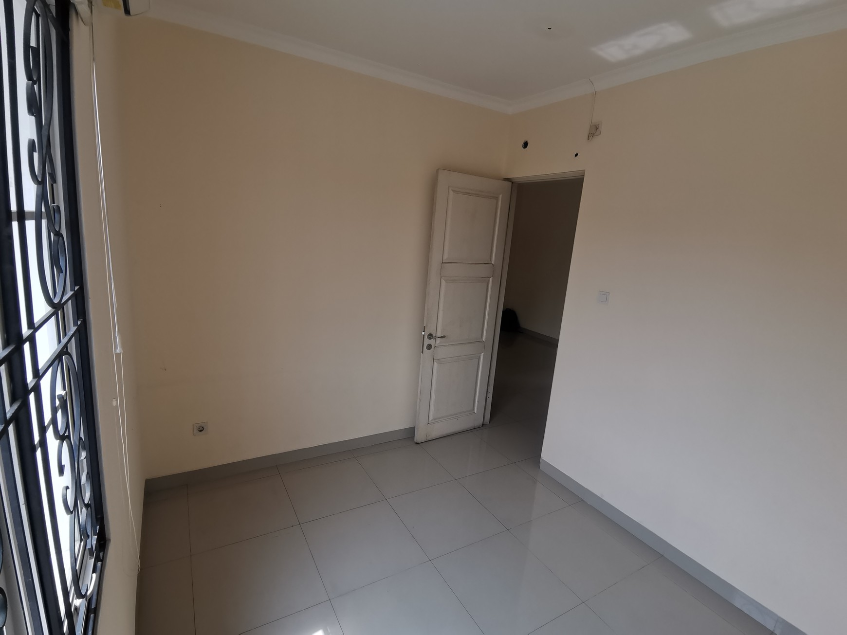 Rumah Mewah di Jl utama Lippo Cikarang dekat dengan sekolah Dian Harapan, Tunas Bangsa,Caris Global, Kawasan EJIP, Delta Silicon, Jababeka