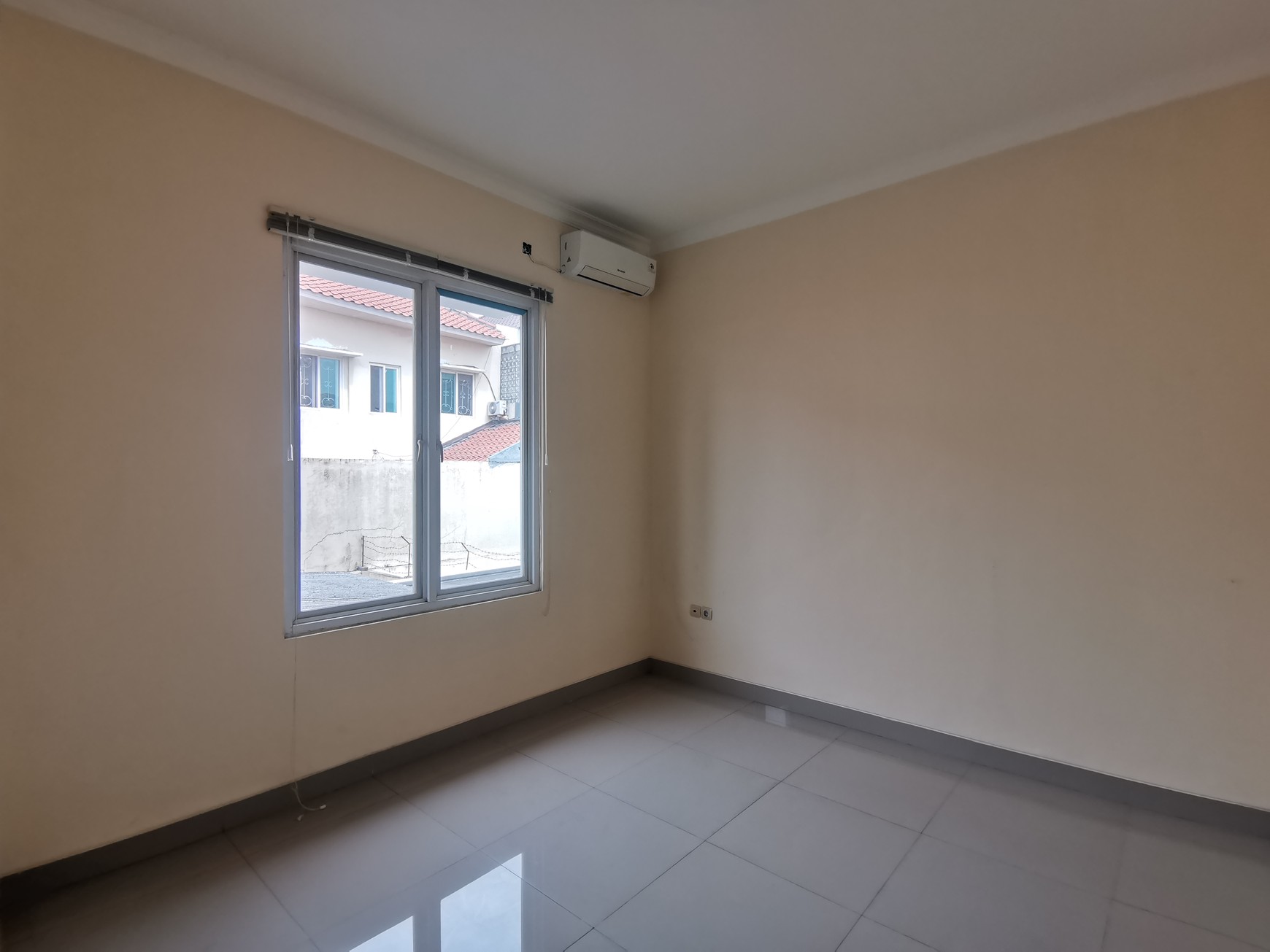 Rumah Mewah di Jl utama Lippo Cikarang dekat dengan sekolah Dian Harapan, Tunas Bangsa,Caris Global, Kawasan EJIP, Delta Silicon, Jababeka