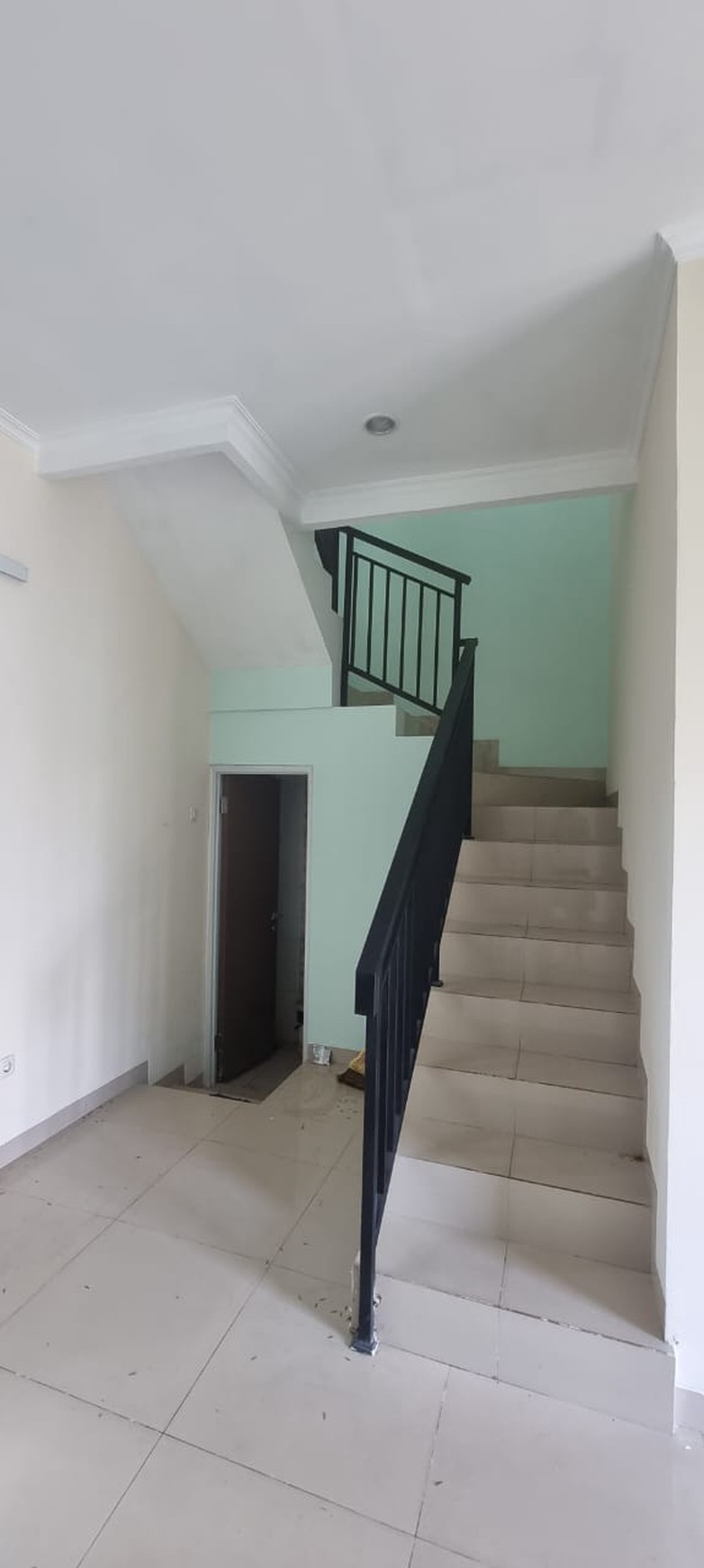 Rumah 2 Lantai Siap Huni dengan Hunian Nyaman dan Asri SHM @Pondok Aren.