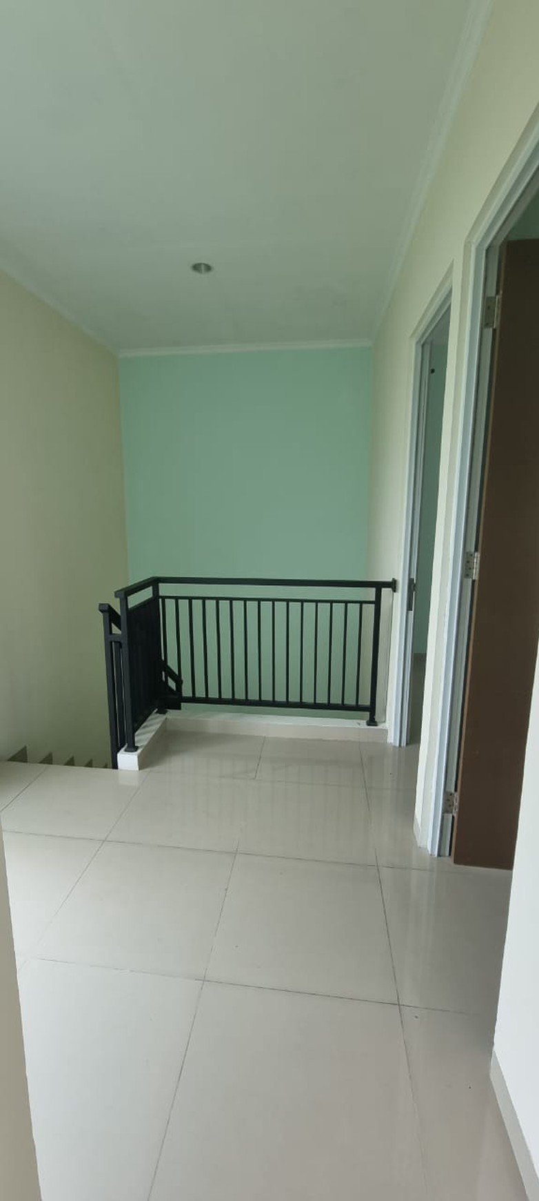 Rumah 2 Lantai Siap Huni dengan Hunian Nyaman dan Asri SHM @Pondok Aren.