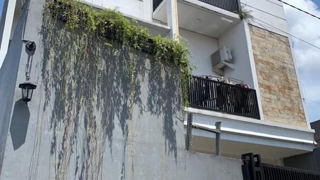 Rumah Cantik, Bagus dengan Private Swimming Pool di dalam, di Rempoa