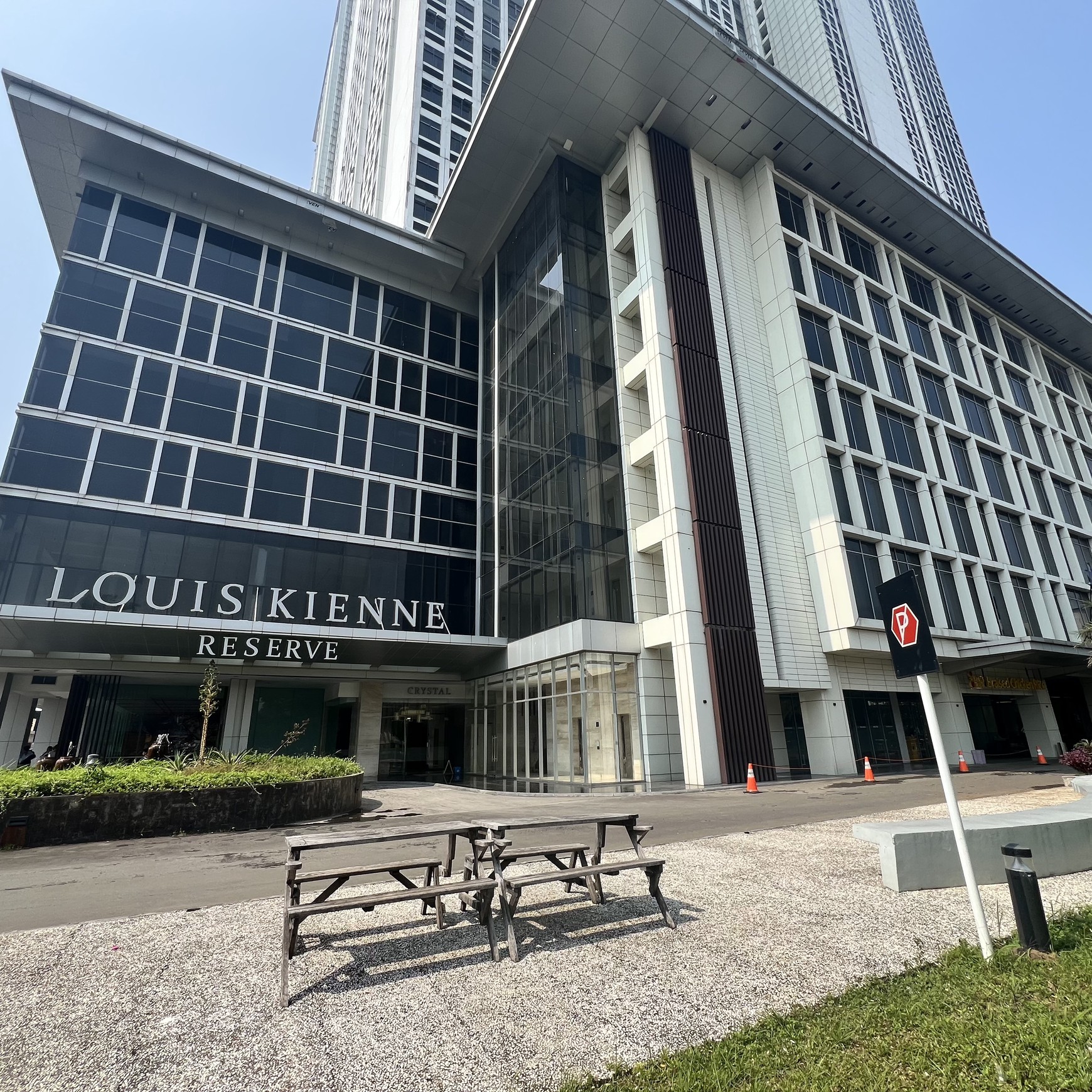 Apartemen Eksklusif Chadstone Tower Christal 