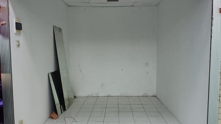 Kios Siap Pakai Lokasi Strategis Pinggir Jalan dekat MRT, Sekolah, Kuliner