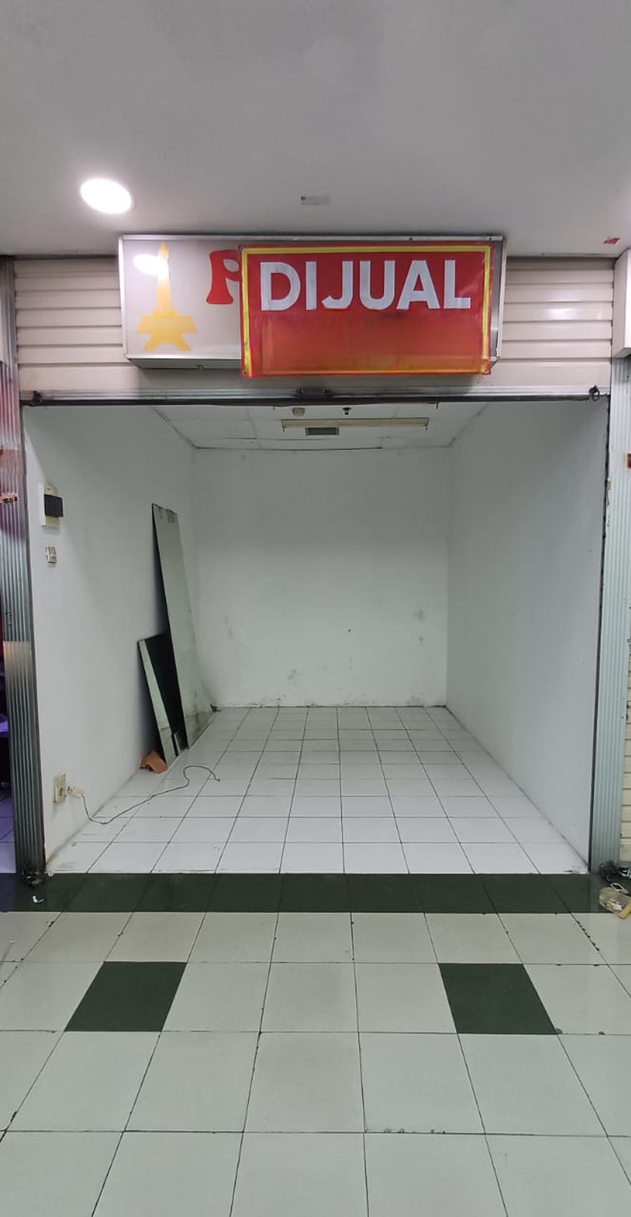 Kios Siap Pakai Lokasi Strategis Pinggir Jalan dekat MRT, Sekolah, Kuliner
