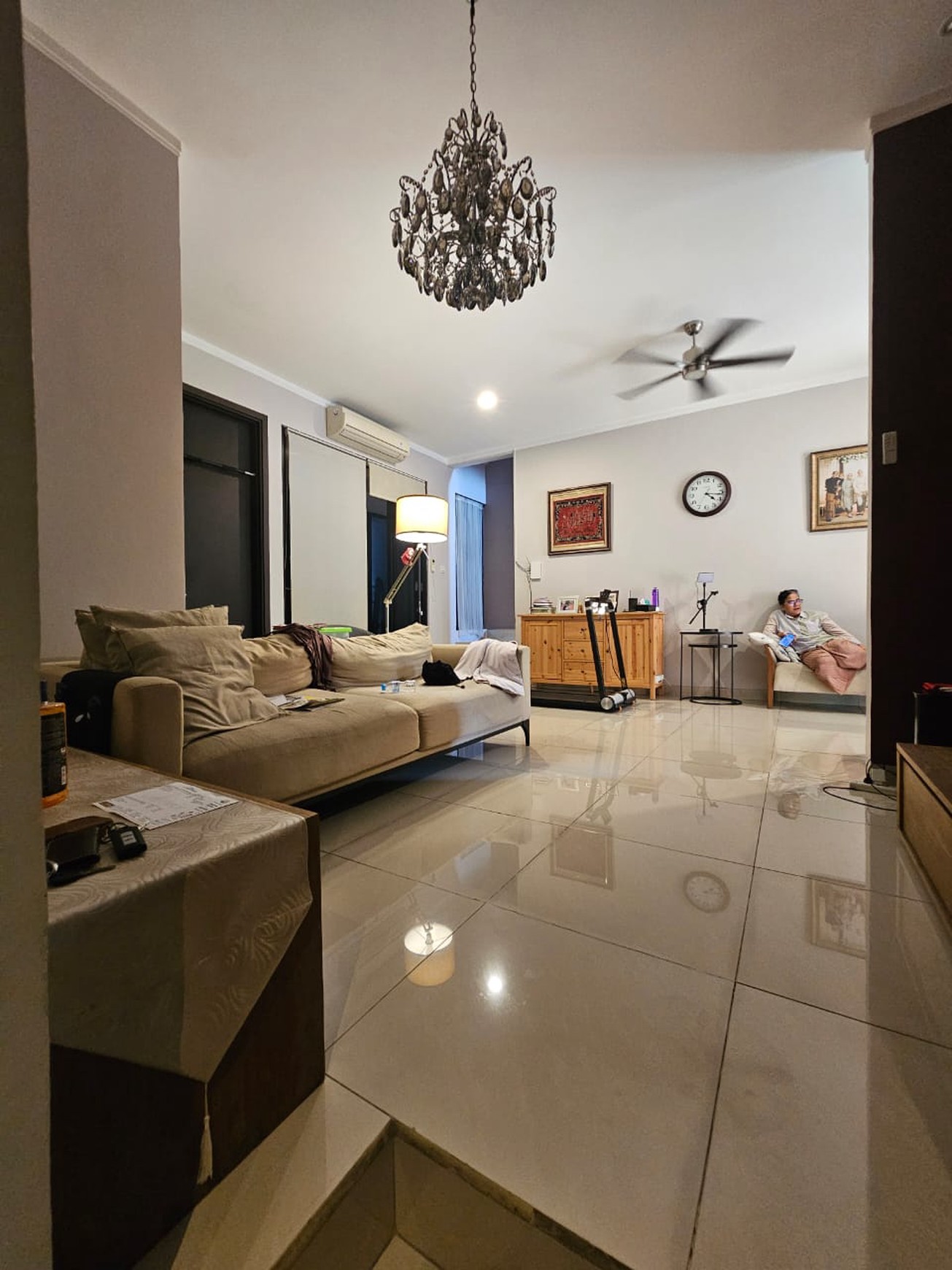 Rumah 2 Lantai Siap Huni KT 4+1 KM 3+1 Bintaro, Tangerang Selatan