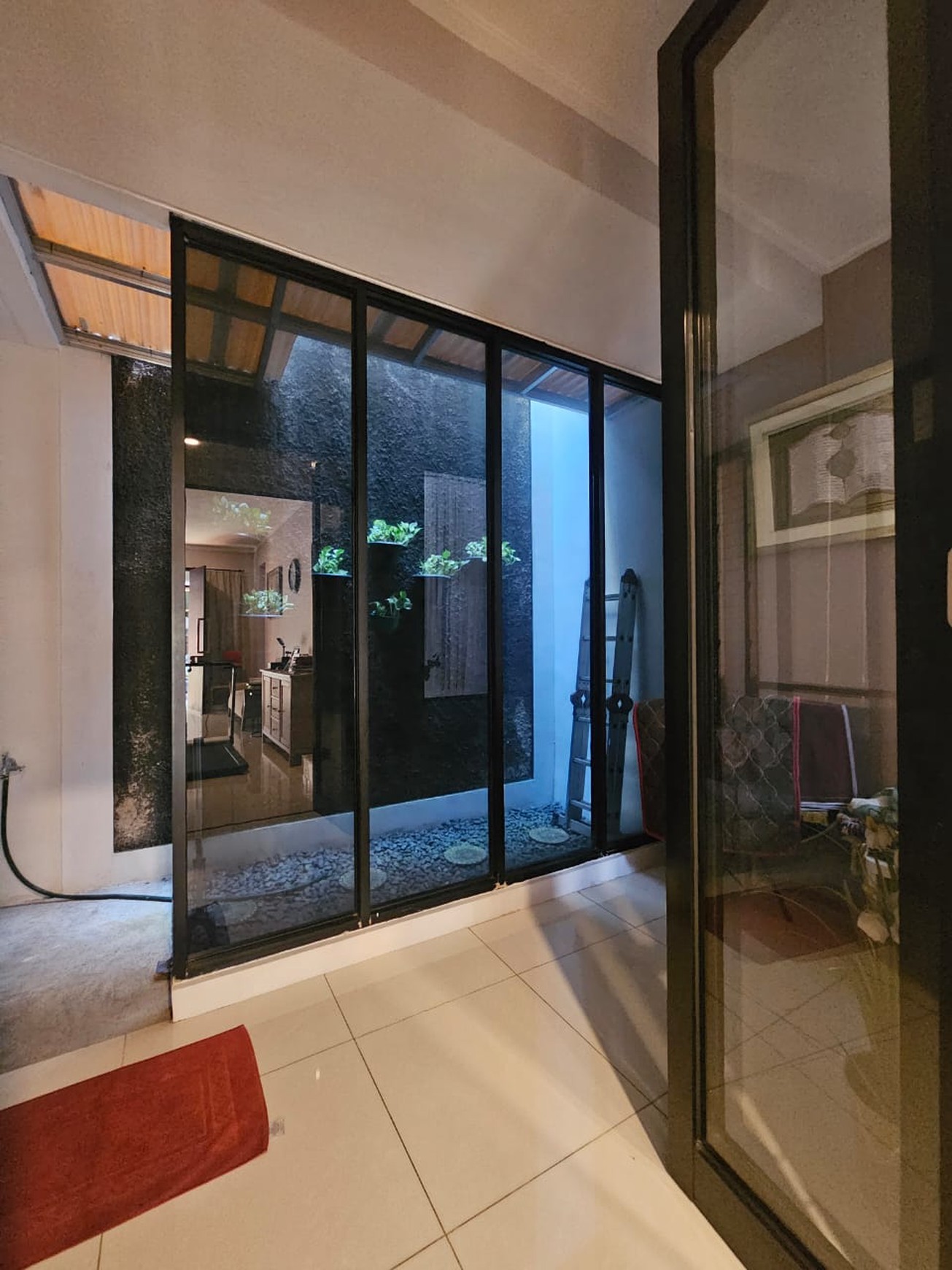 Rumah 2 Lantai Siap Huni KT 4+1 KM 3+1 Bintaro, Tangerang Selatan