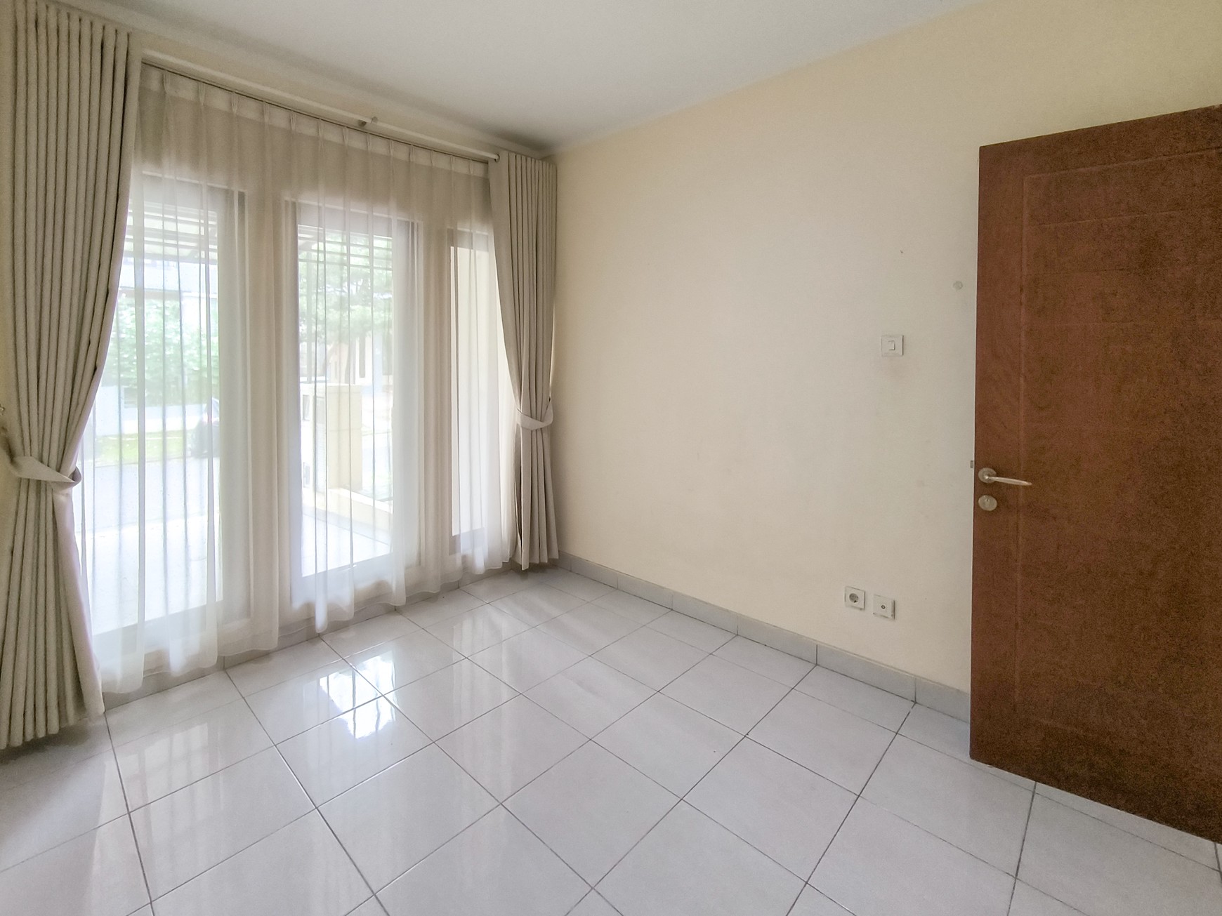 Rumah Bagus Murah dan Lingkungan Asri di Emerald Terrace, Bintaro Jaya Sektor 9