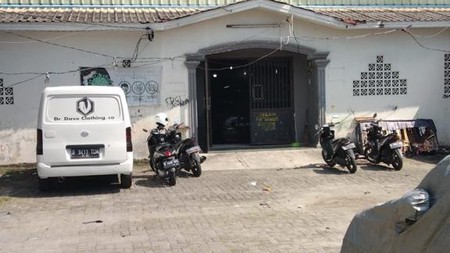 DiJual Gudang dengan Area Parkir Luas @Cipadu, Larangan.