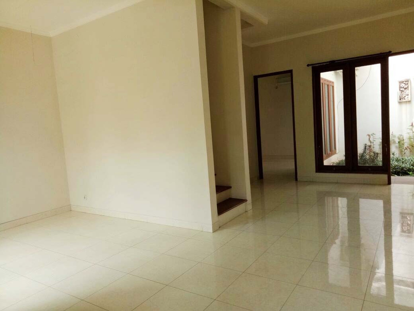 Rumah Bagus Siap Huni Terawat dan Asri di Emerald Residence, Bintaro Jaya Sektor 9