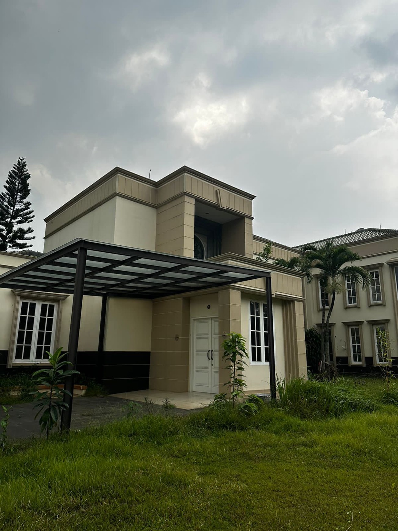 Dijual Rumah Posisi Hoek Di Permata Indah , Lippo Karawaci - Tangerang