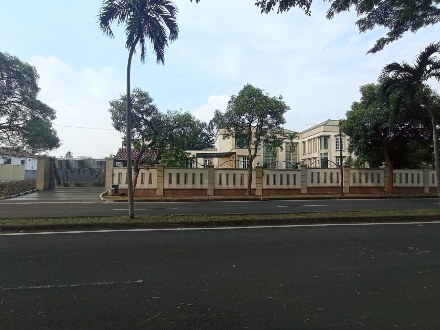 Dijual Rumah Posisi Hoek Di Permata Indah , Lippo Karawaci - Tangerang