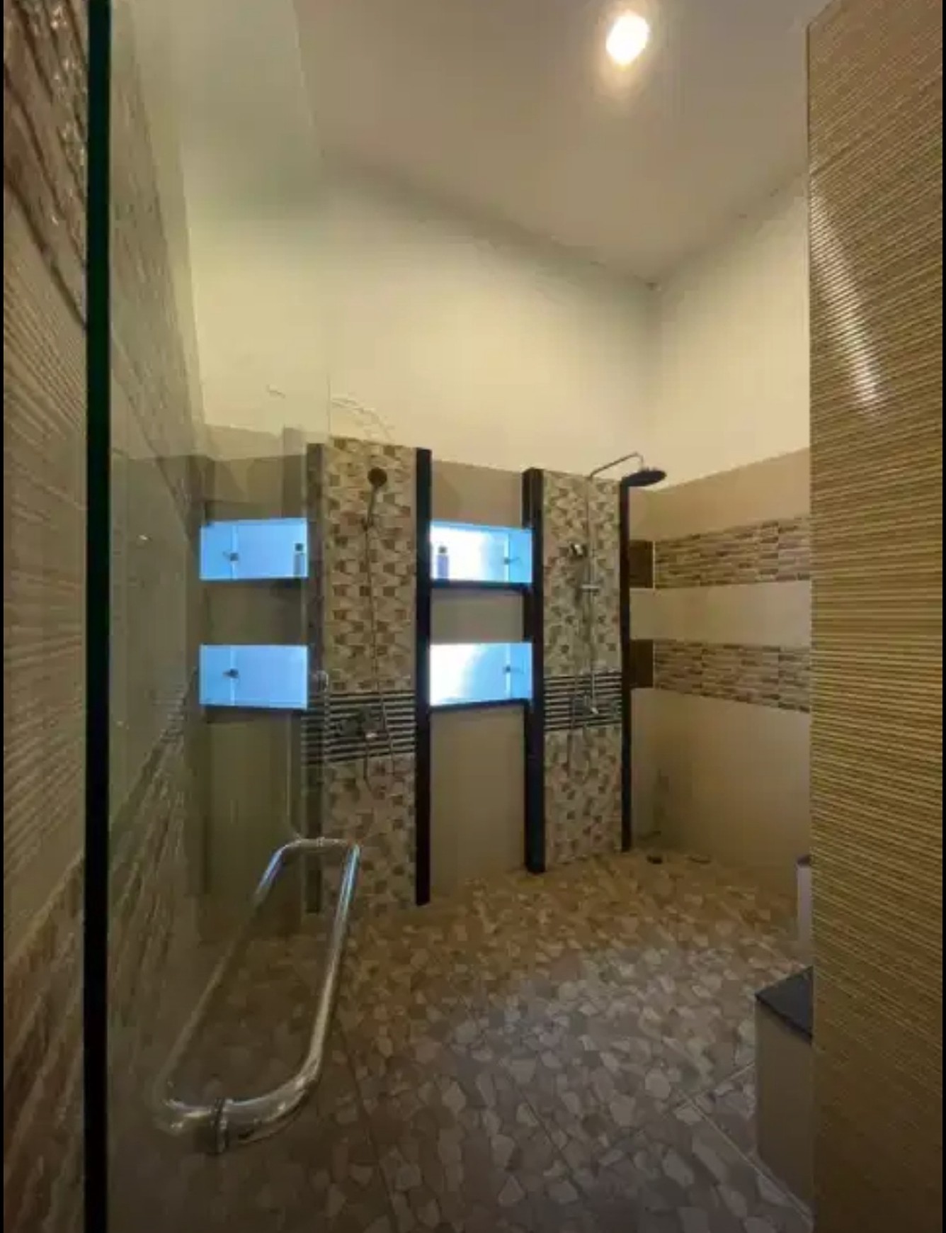 Flash Sale. Rumah 3 lantai The Spring Scarlet, Gading Serpong