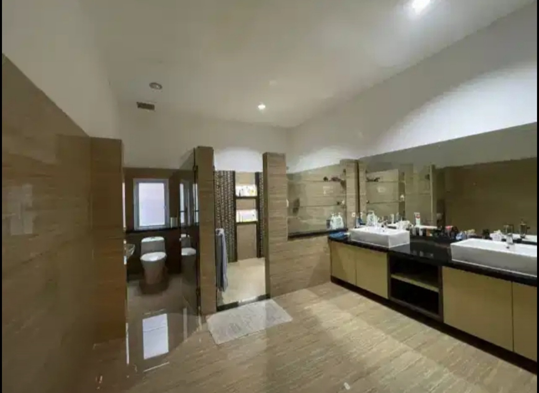 Flash Sale. Rumah 3 lantai The Spring Scarlet, Gading Serpong