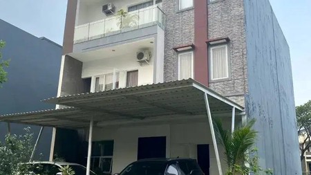 Flash Sale. Rumah 3 lantai The Spring Scarlet, Gading Serpong