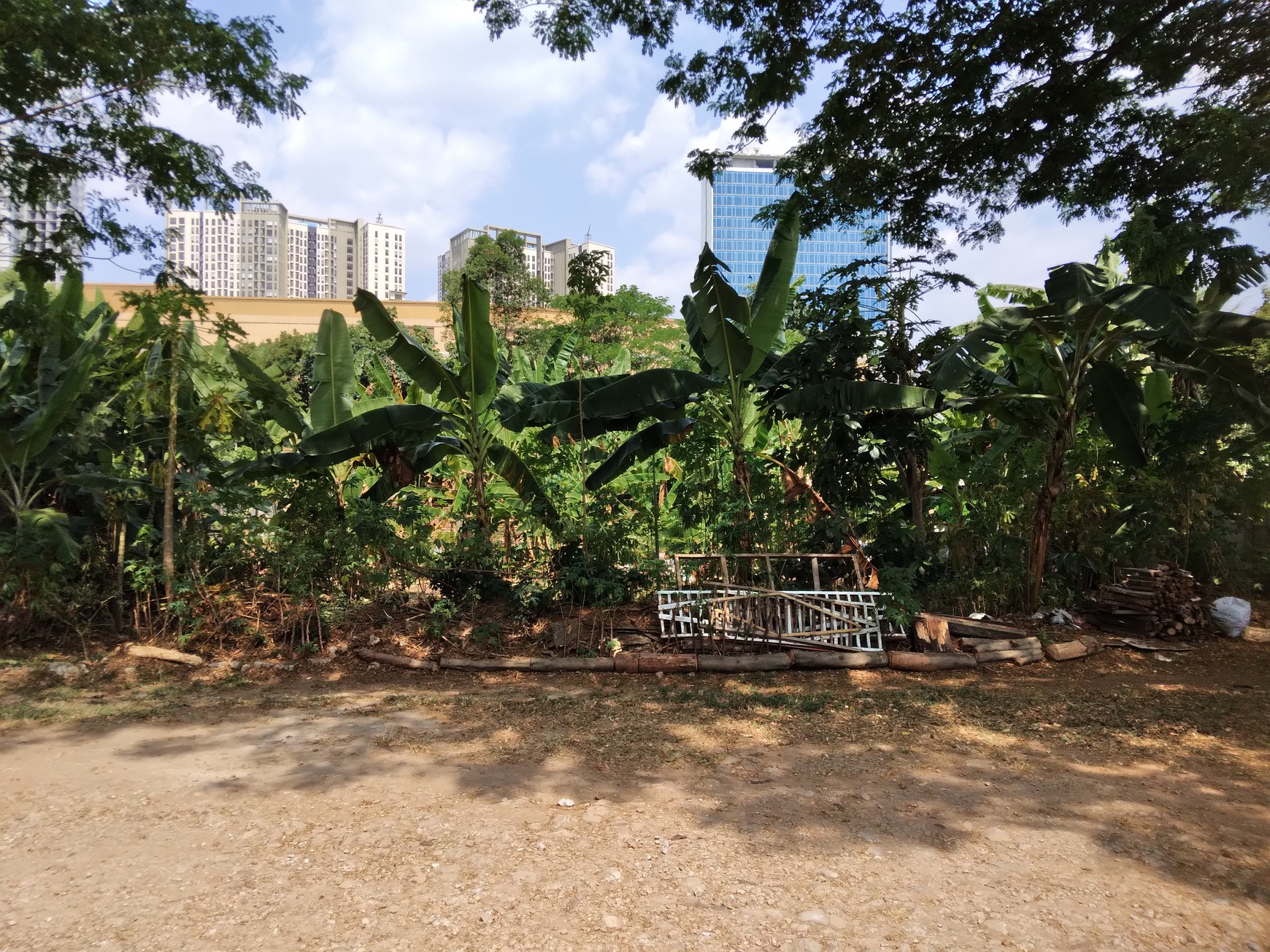 Rumah Hitung Tanah Area Cipete