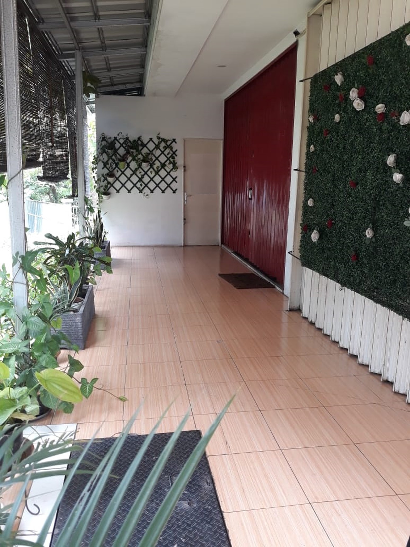 Ruko 2 lantai posisi di hoek, cocok untuk usaha di bintaro