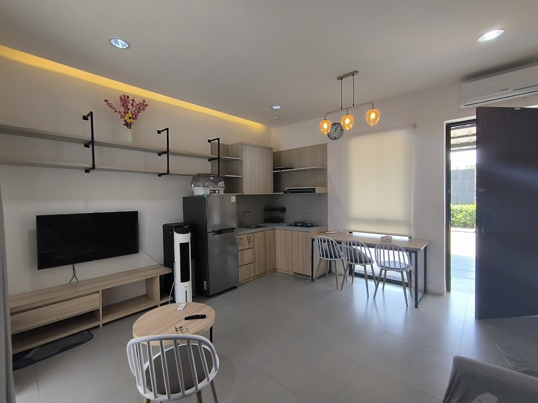 Dijual Rumah Cantik Full Furnished Siap Huni di Grand Wisata cluster O8, Bekasi