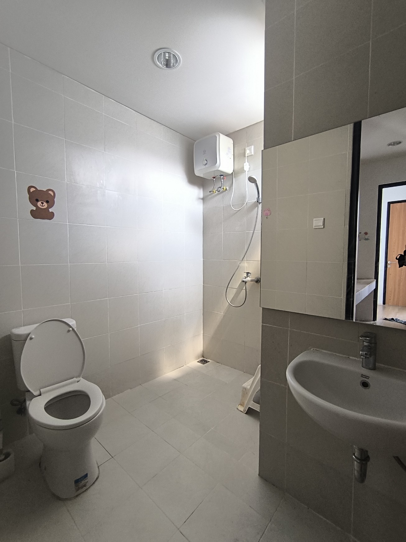 Dijual Rumah Cantik Full Furnished Siap Huni di Grand Wisata cluster O8, Bekasi