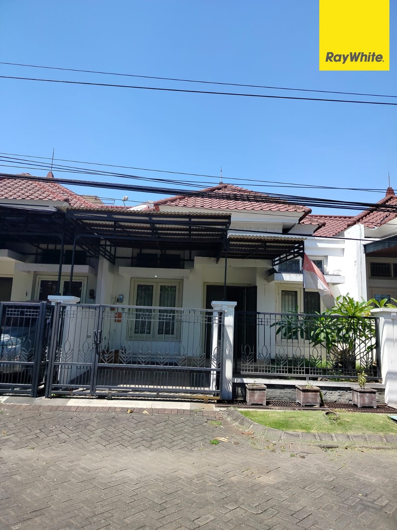 Dijual Rumah di Perum Central Park A Yani Surabaya