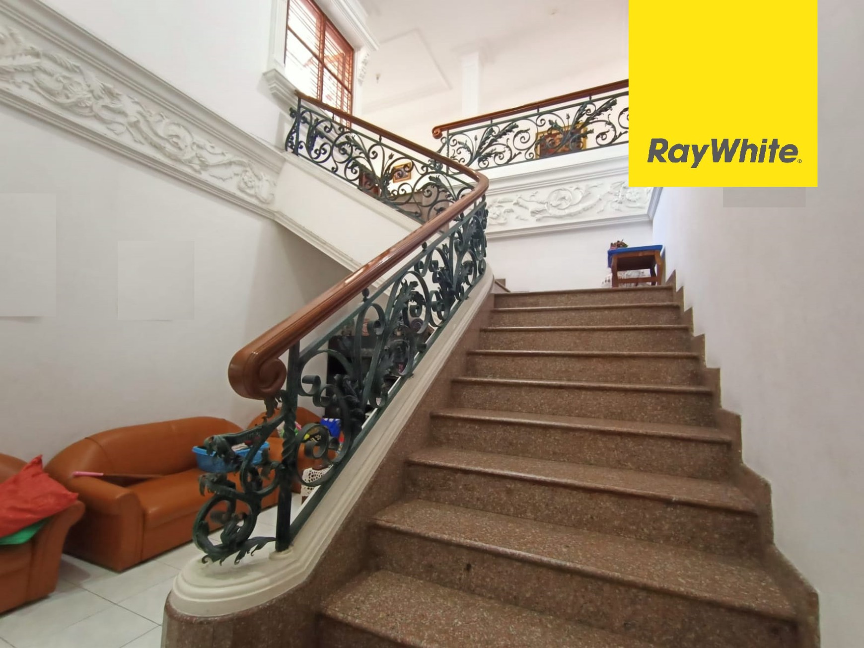 Dijual Rumah Mewah Di Raya Gubeng Surabaya Pusat