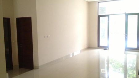 Gedung Restaurant 3 Lantai, Bagus, Sertifikat Hak Milik, Jalan Taman Kemang 3, Strategis Akses Jalan 2 Mobil