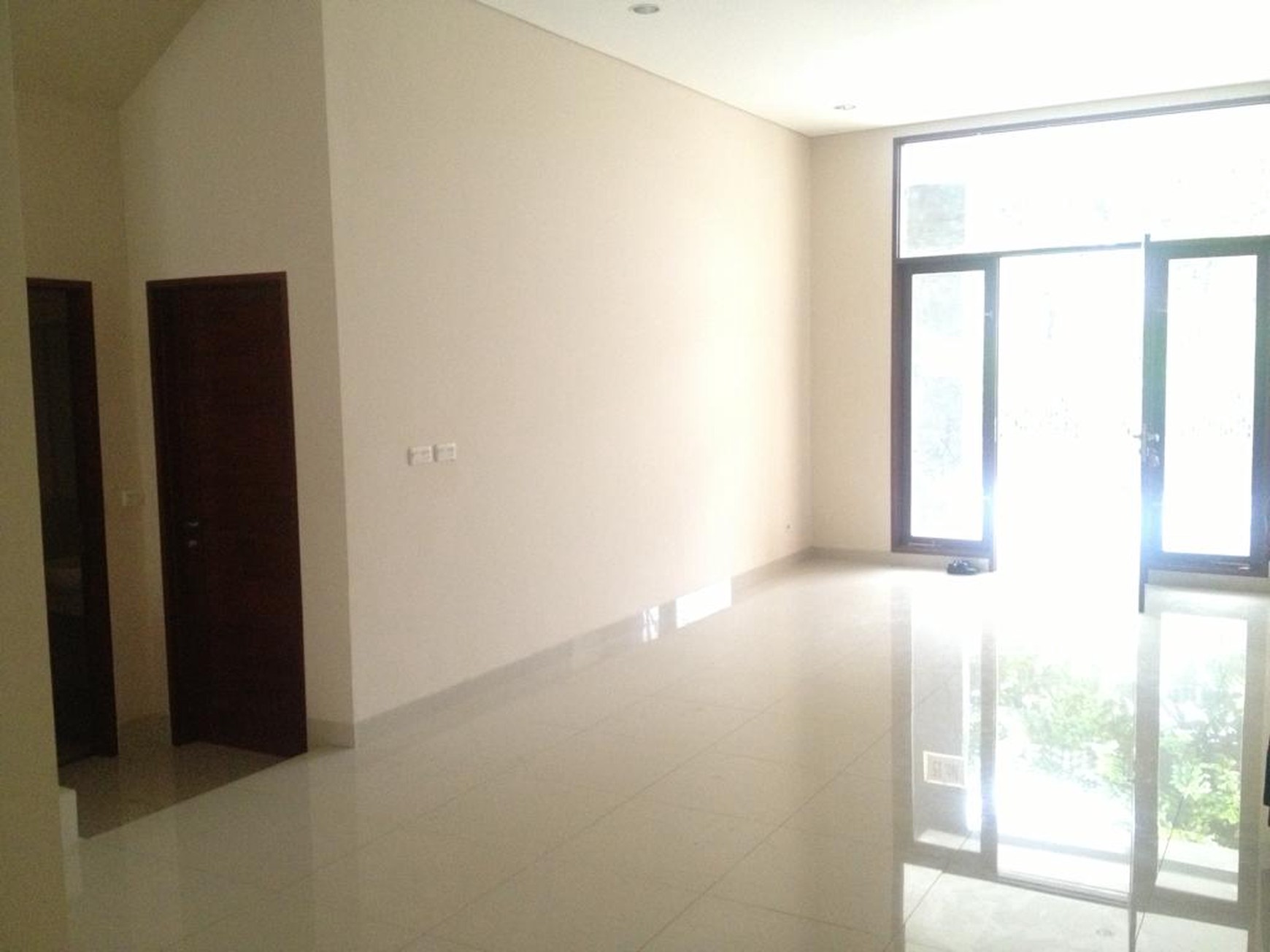 Gedung Restaurant 3 Lantai, Bagus, Sertifikat Hak Milik, Jalan Taman Kemang 3, Strategis Akses Jalan 2 Mobil