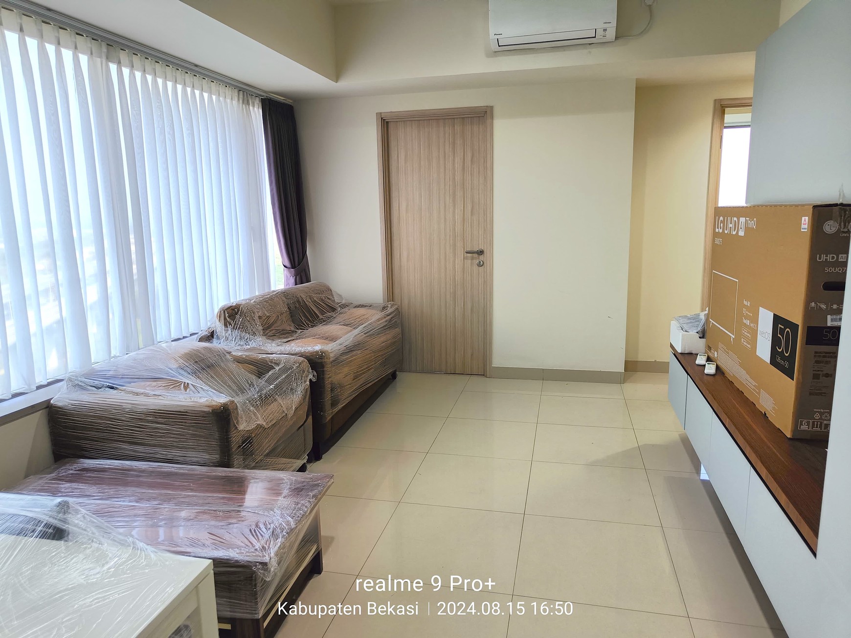 Nikmati Kemewahan Sehari-hari! 3 BR Premium Full Furnished di Newport Orange County