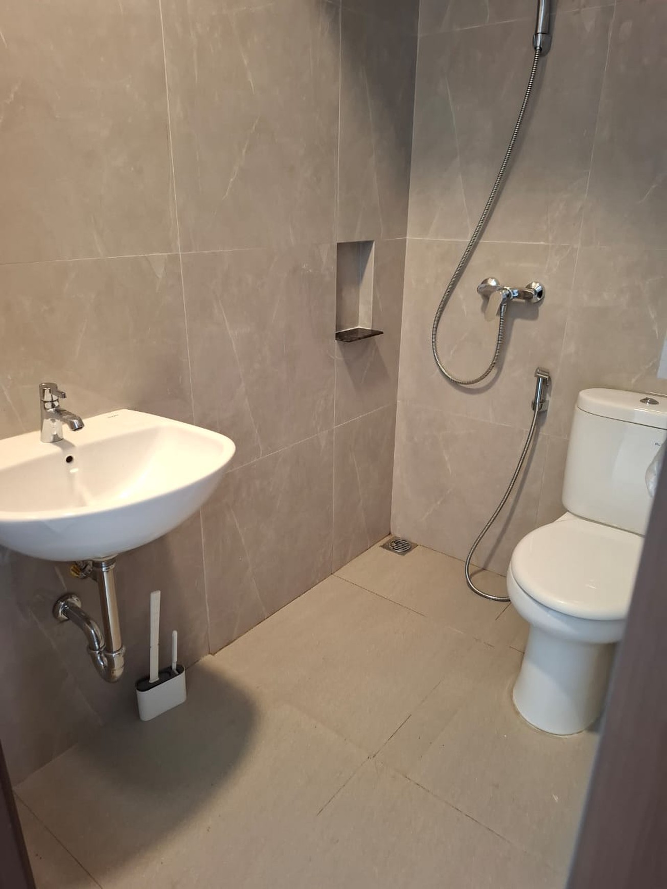 Ruman Brand New Diarea Cluster Citra Grand Bintaro, Jl Merpati